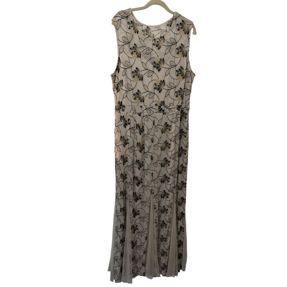 Chic Floral Sleeveless Maxi Dress